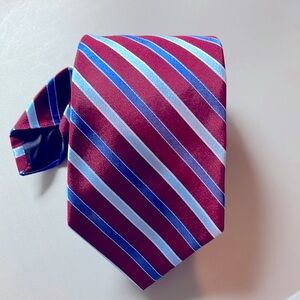 Brooks Brothers tie pure silk made in USA woven in Italy